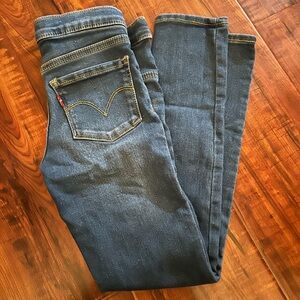 Girl’s Levi Jeans Size 7 Stretchy Skinny